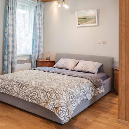 Cozy One Room Apartment With Yard Juodkrantė Eksteriør bilde