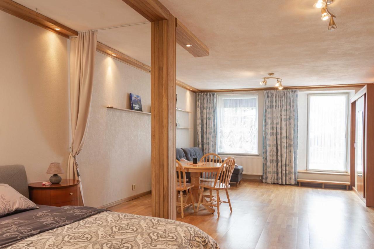 Cozy One Room Apartment With Yard Juodkrantė Eksteriør bilde