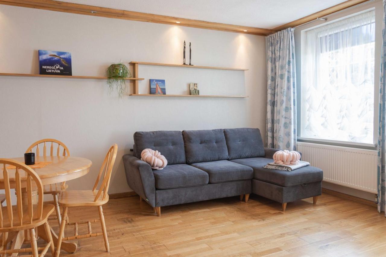 Cozy One Room Apartment With Yard Juodkrantė Eksteriør bilde